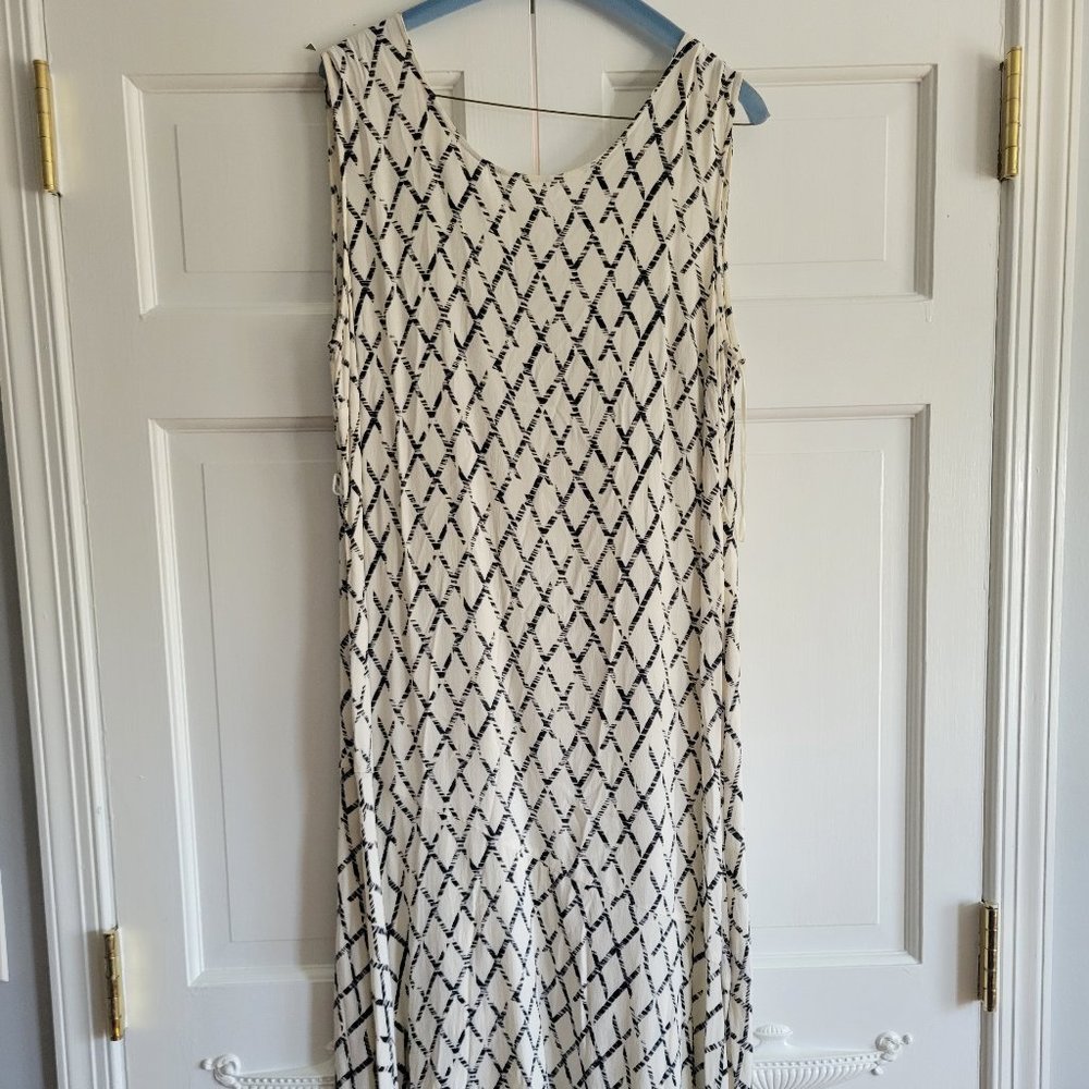 Ladies sleeveless long dress